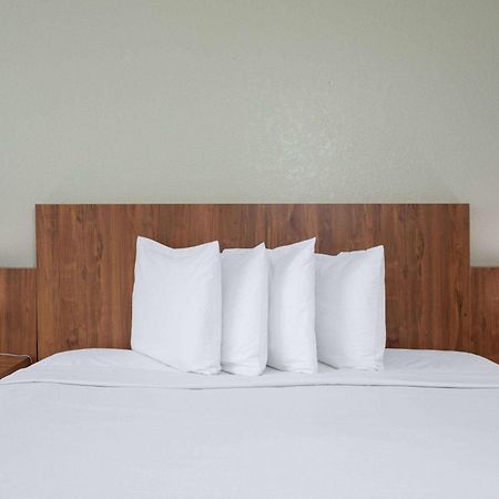 Ramada By Wyndham Altamonte Springs Near I-4 Hotel Exterior foto