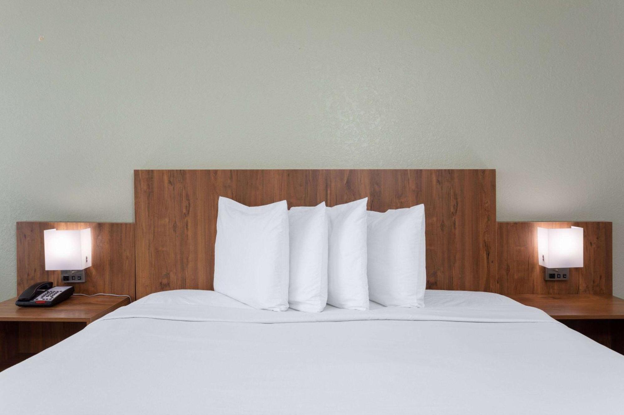 Ramada By Wyndham Altamonte Springs Near I-4 Hotel Exterior foto