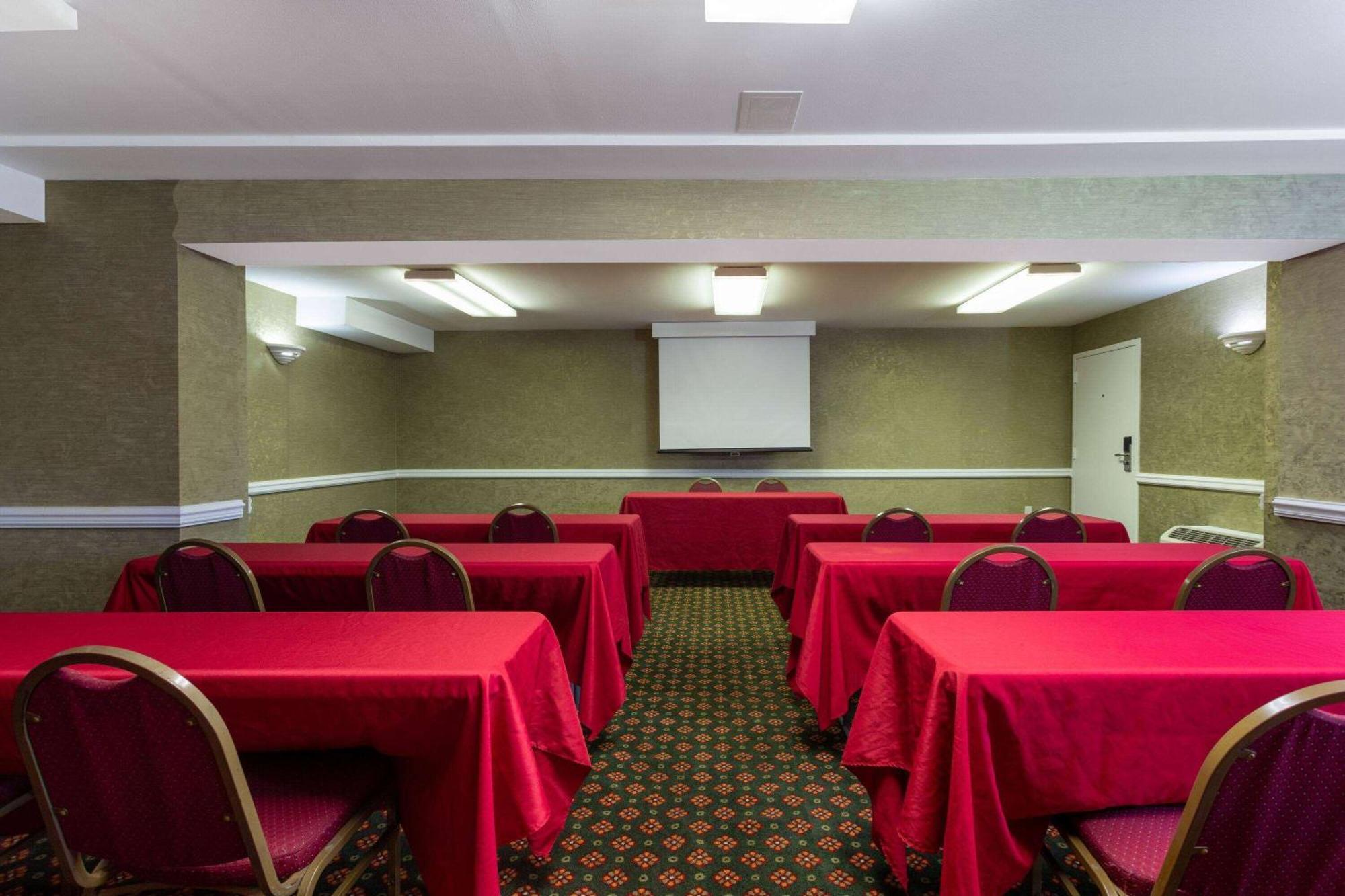 Ramada By Wyndham Altamonte Springs Near I-4 Hotel Exterior foto