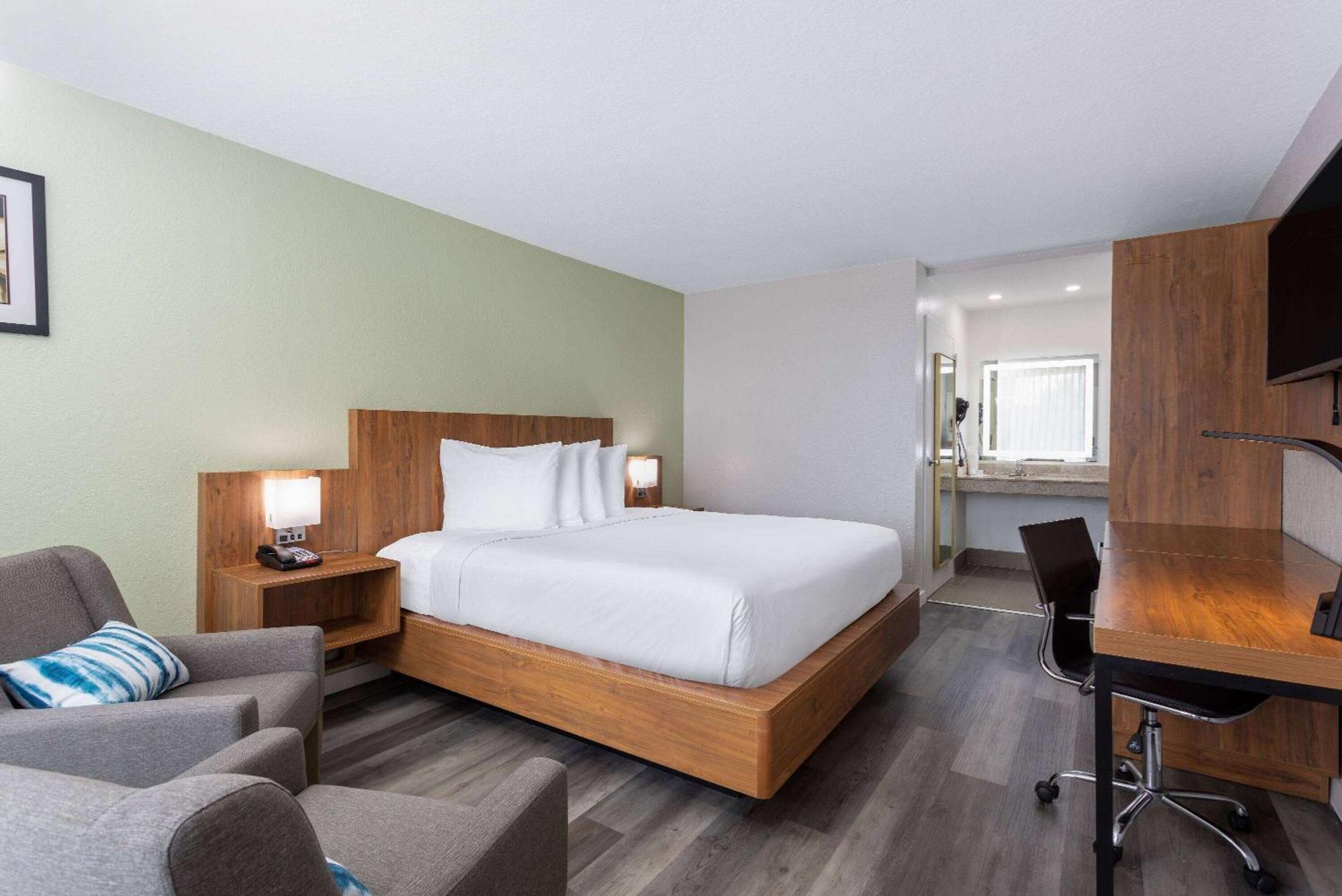 Ramada By Wyndham Altamonte Springs Near I-4 Hotel Exterior foto