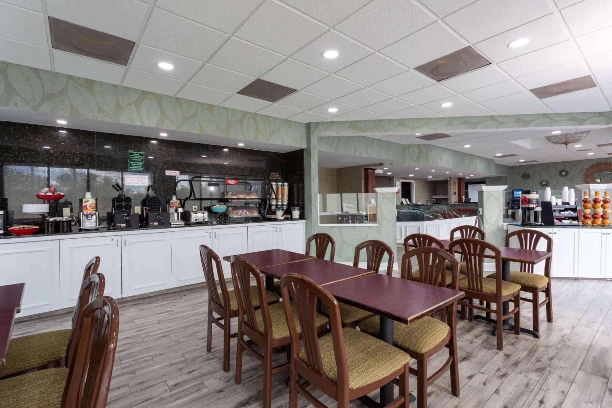 Ramada By Wyndham Altamonte Springs Near I-4 Hotel Exterior foto