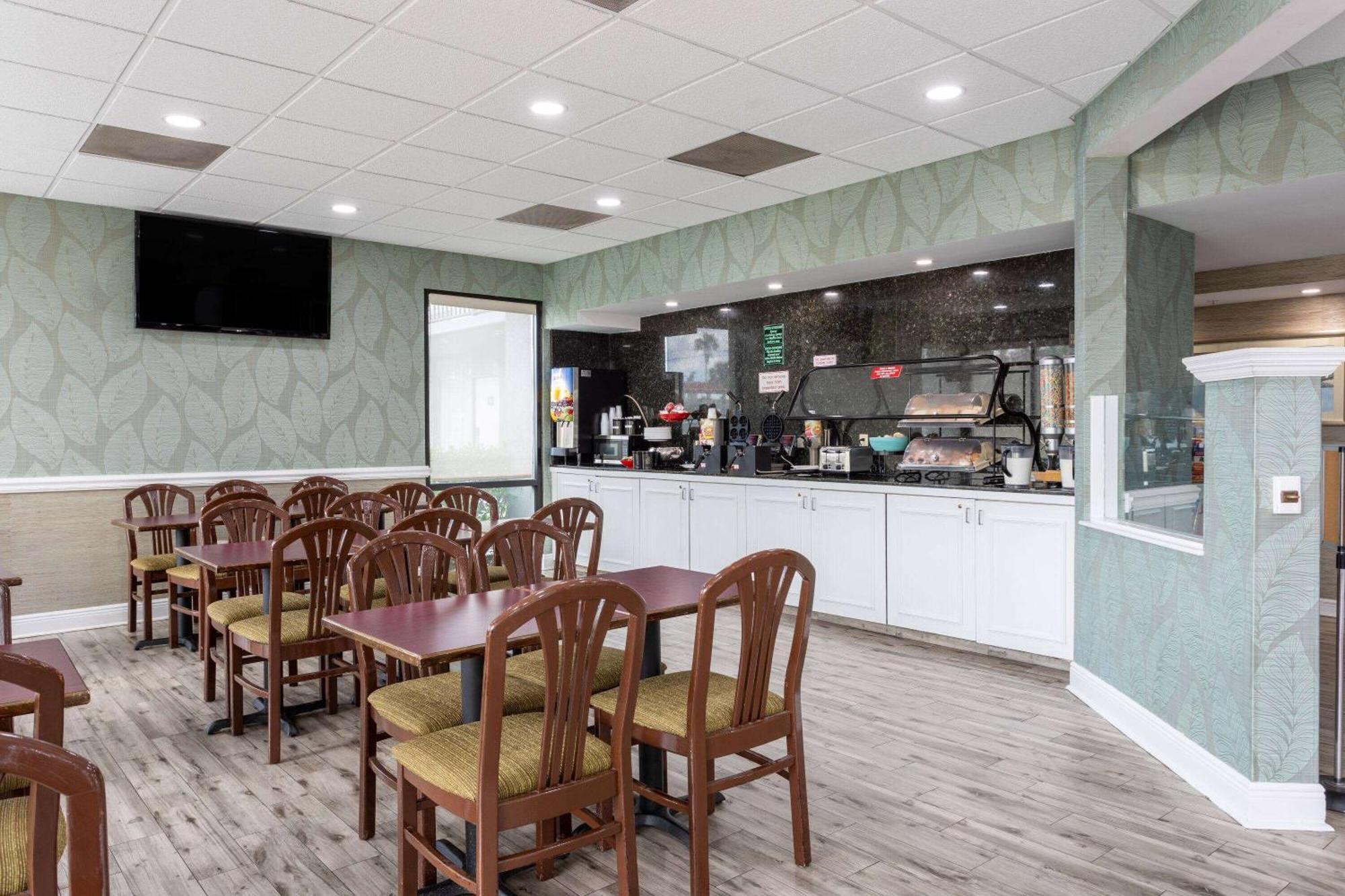 Ramada By Wyndham Altamonte Springs Near I-4 Hotel Exterior foto